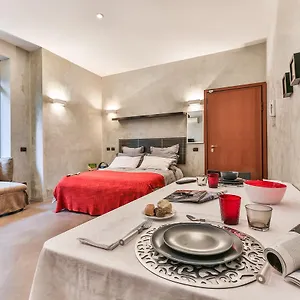 Appartement San Babila, Milan