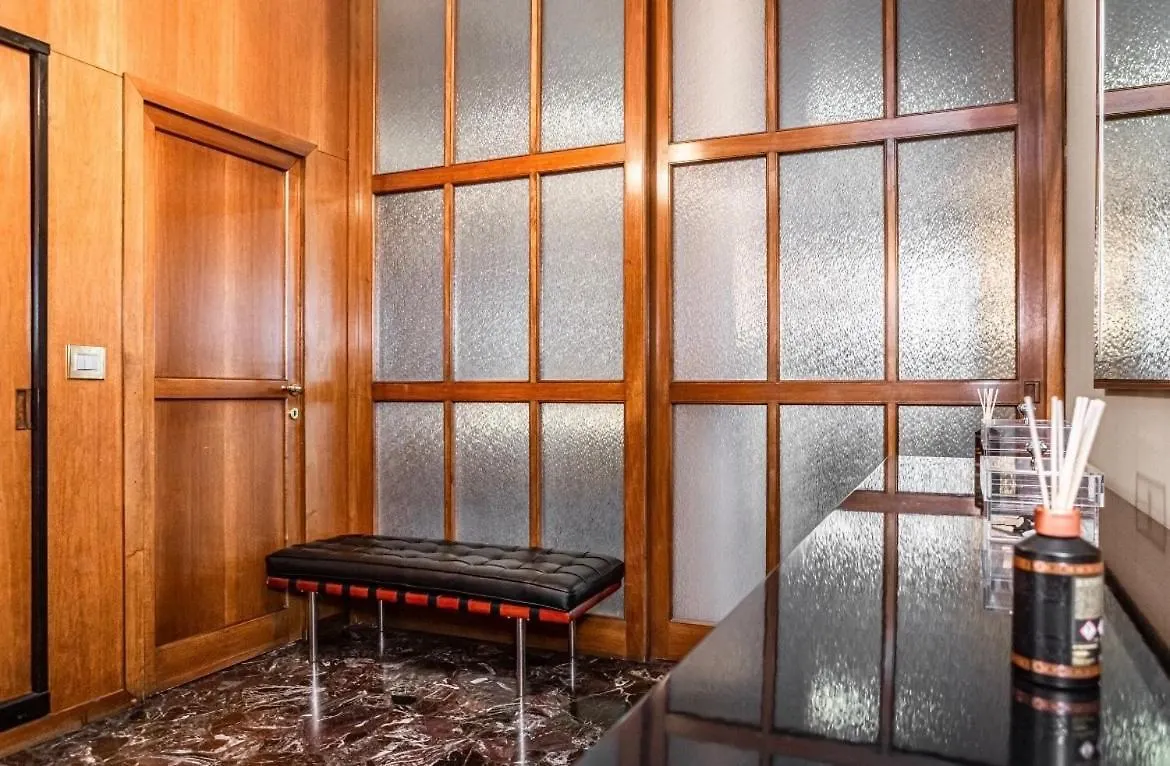 10 Minuti Dal Duomo - Elegante Domus Apartment Milan 0*,  Italy